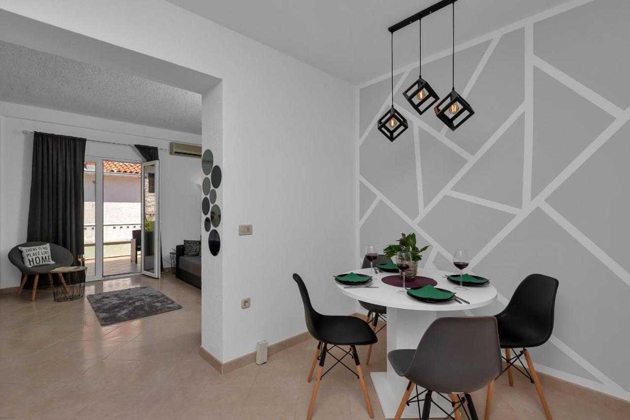 Apartmani Luna Baška Voda المظهر الخارجي الصورة