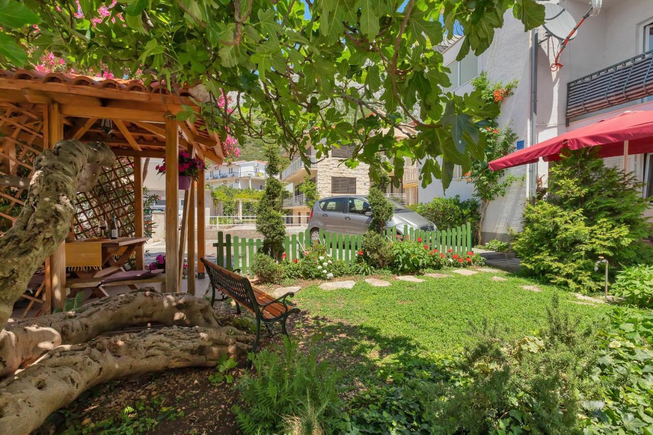 Apartmani Luna Baška Voda المظهر الخارجي الصورة