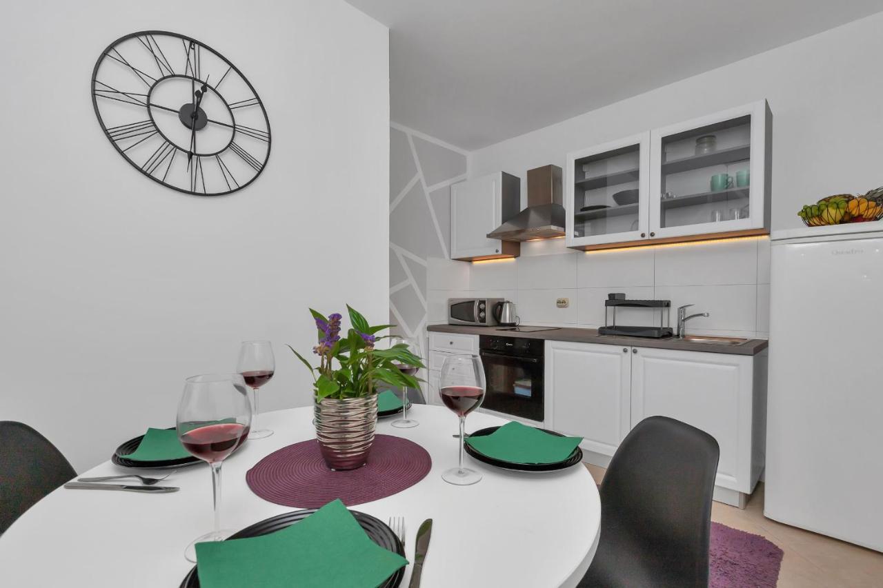 Apartmani Luna Baška Voda المظهر الخارجي الصورة