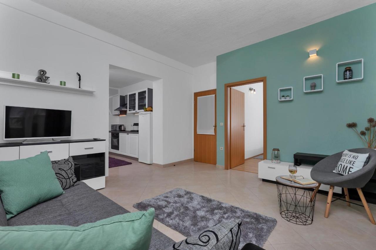 Apartmani Luna Baška Voda المظهر الخارجي الصورة