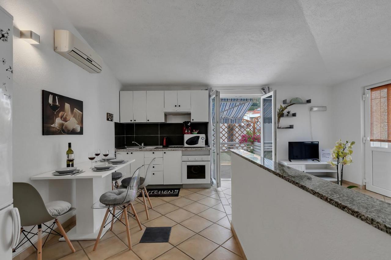 Apartmani Luna Baška Voda المظهر الخارجي الصورة