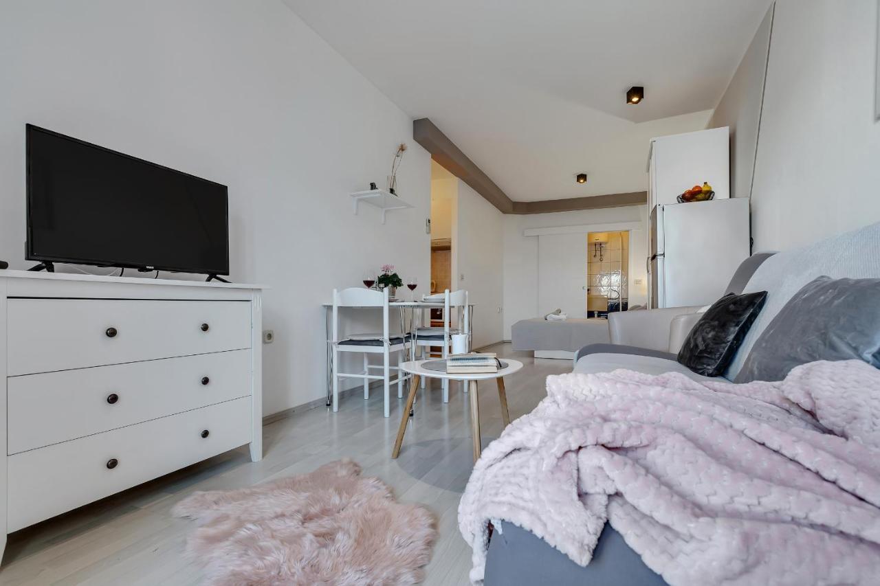 Apartmani Luna Baška Voda المظهر الخارجي الصورة