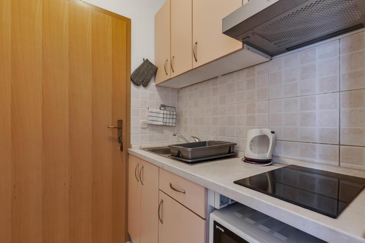 Apartmani Luna Baška Voda المظهر الخارجي الصورة