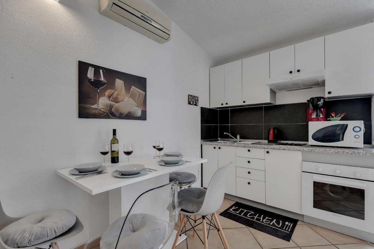 Apartmani Luna Baška Voda المظهر الخارجي الصورة