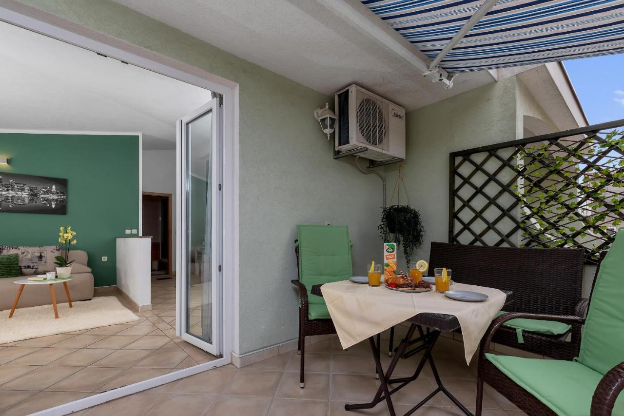 Apartmani Luna Baška Voda المظهر الخارجي الصورة
