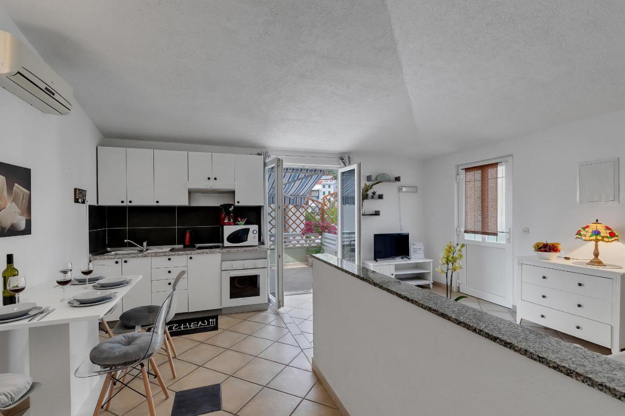 Apartmani Luna Baška Voda المظهر الخارجي الصورة
