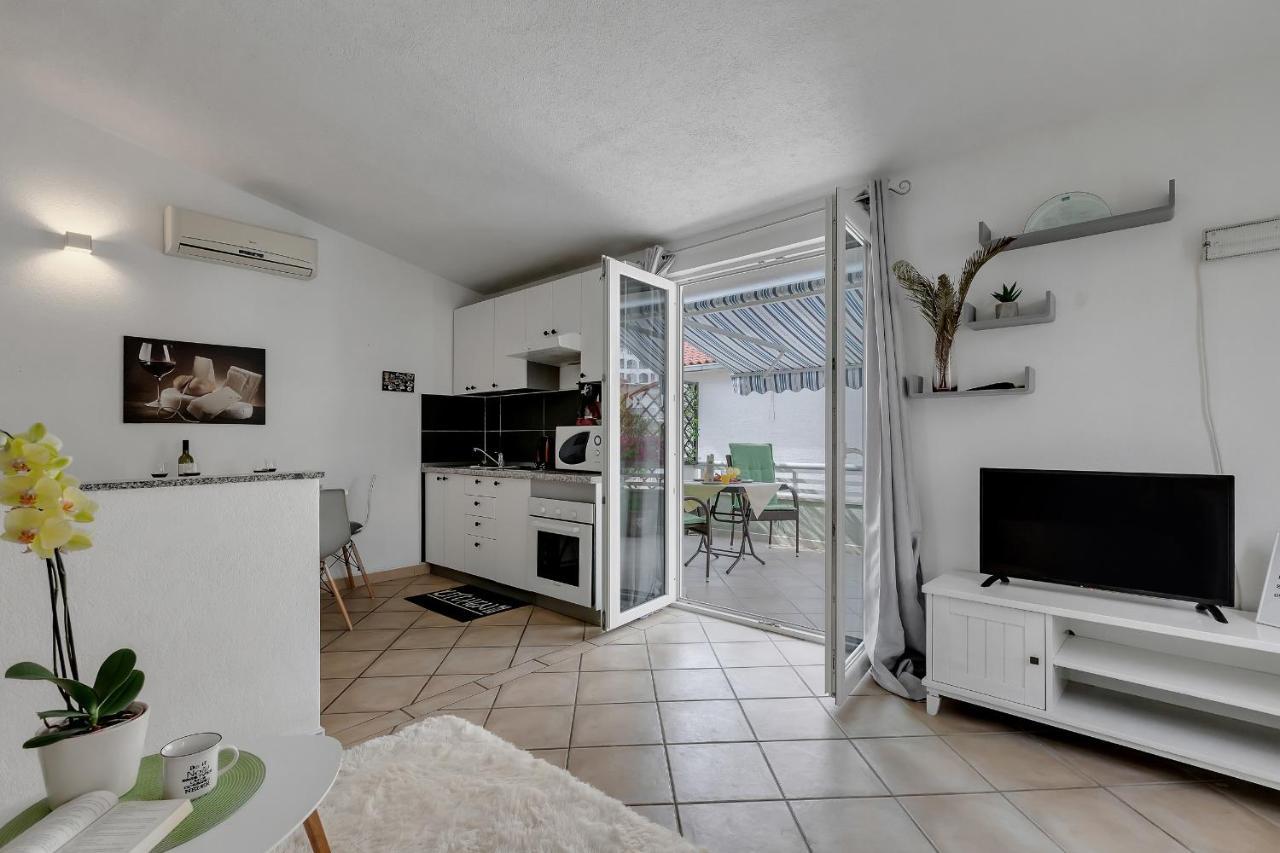 Apartmani Luna Baška Voda المظهر الخارجي الصورة