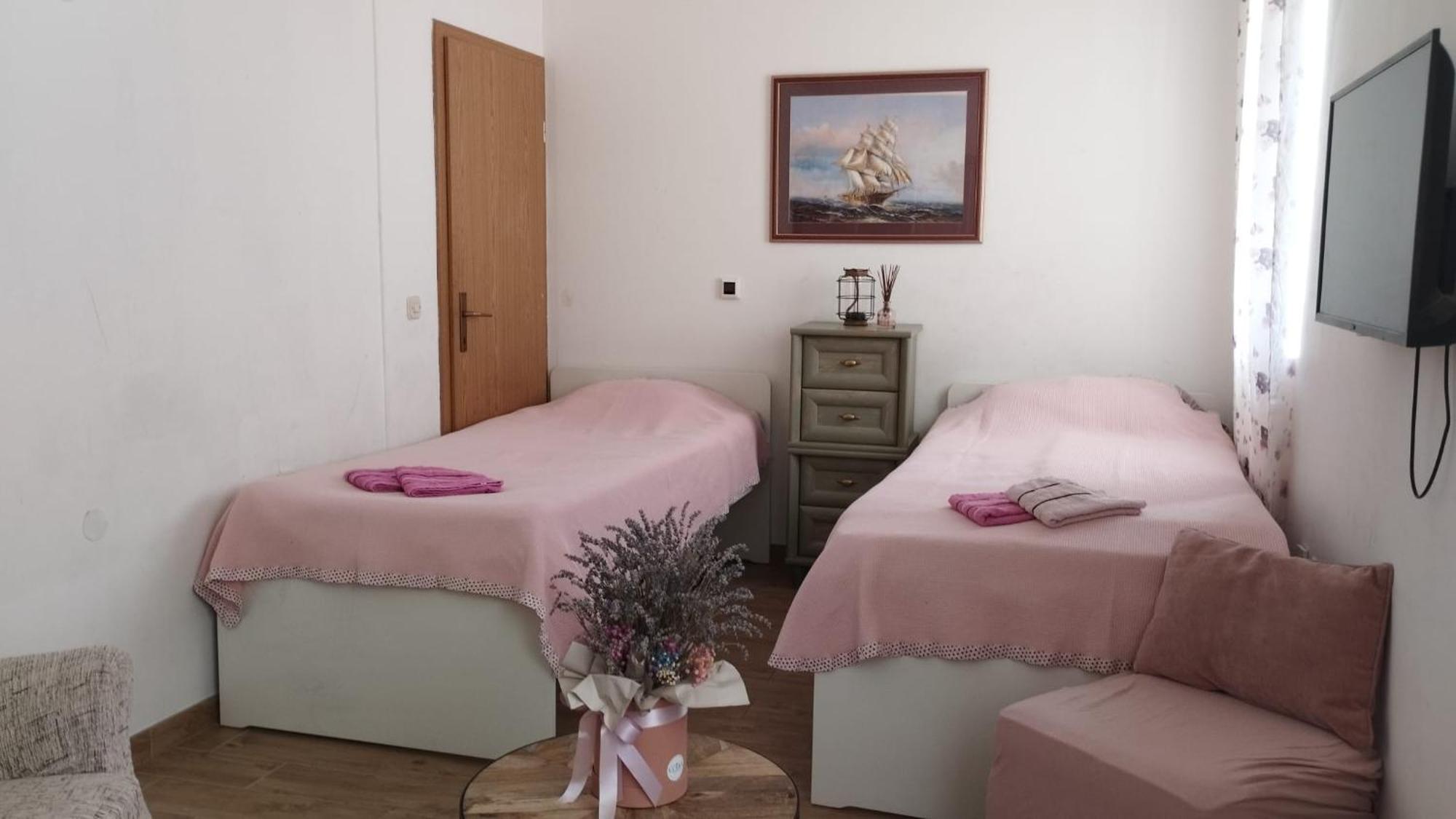 Apartmani Luna Baška Voda المظهر الخارجي الصورة